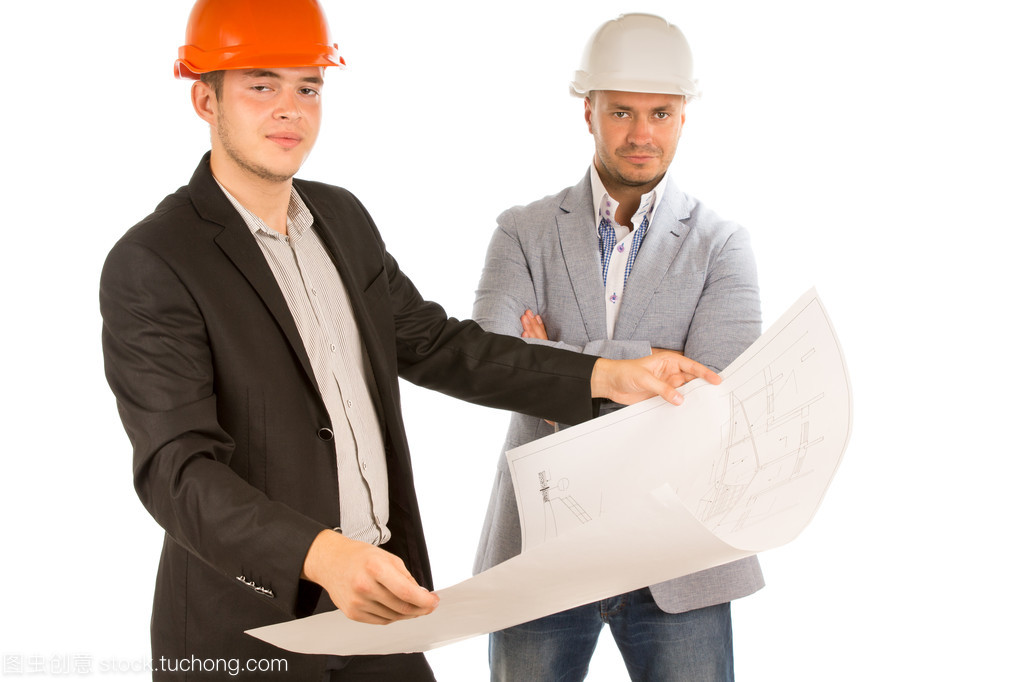 从蓝图到现实 两位建筑师的工程设计进阶之路